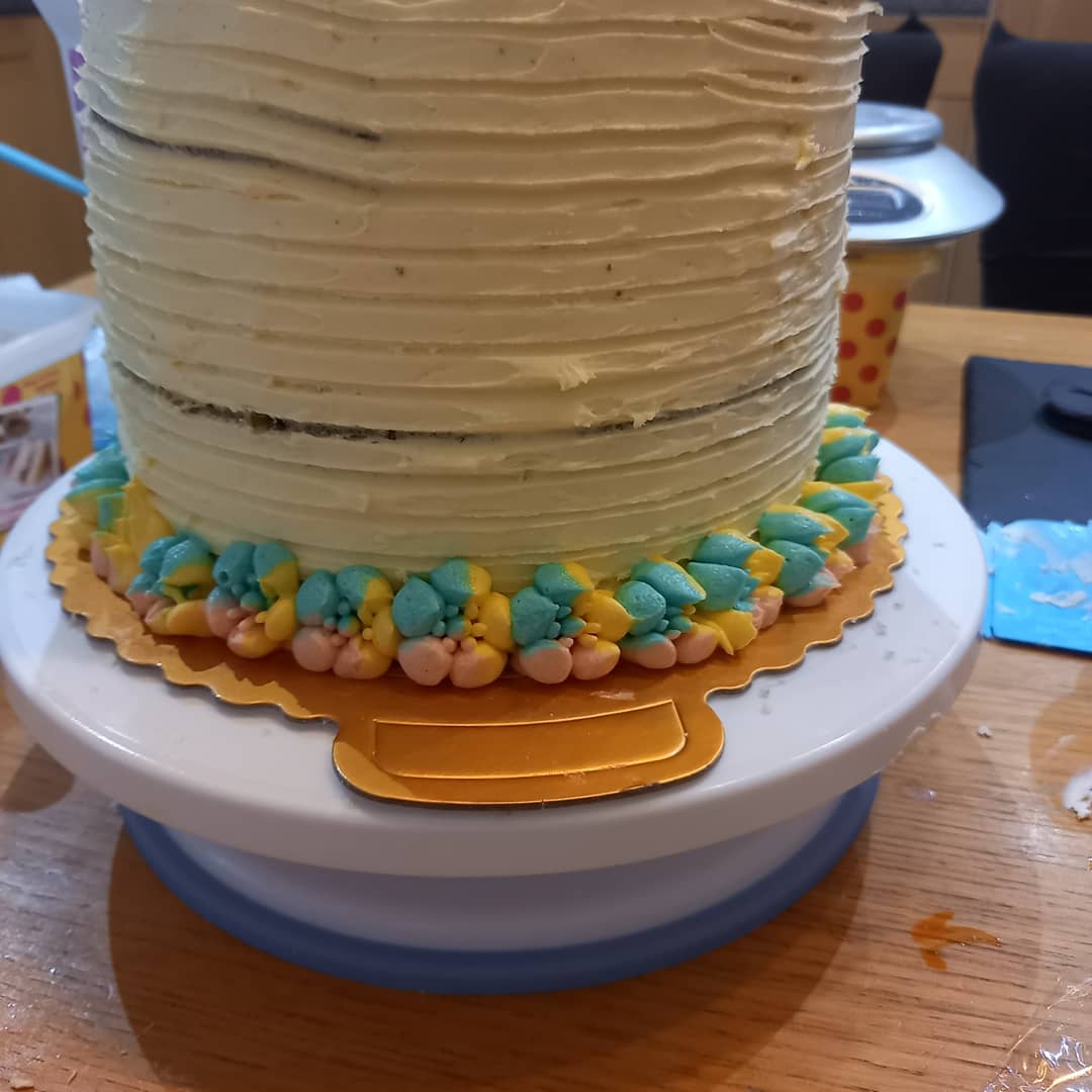 First attempt with my new piping equipment!! 
If I keep baking like this I'm gonna have to donate cakes or ill be the size of a house!! 
#multicoloureddecorations #notabakerbutgoodenough #rainbowcake #gonnabesofat #cakedecorating #cakeporn
