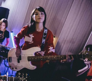 Because_CC's tweet photo. More Than I Can Say ☺️🎸

#เฌอปรางคือเพลงรัก
#CherprangBNK48 
#BNK48MusicBox2 https://t.co/jXW6hEQw8y