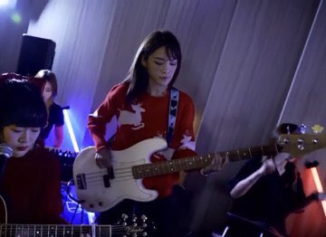 Because_CC's tweet photo. More Than I Can Say ☺️🎸

#เฌอปรางคือเพลงรัก
#CherprangBNK48 
#BNK48MusicBox2 https://t.co/jXW6hEQw8y