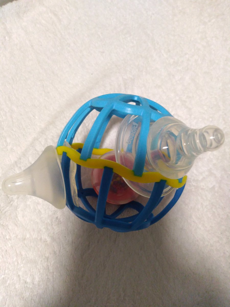 M Sママ 1y0m オーボールやばい これは似た 品だけど これに乳首つけて遊ばせてたら哺乳瓶でミルク飲むようになった 感謝 哺乳瓶拒否