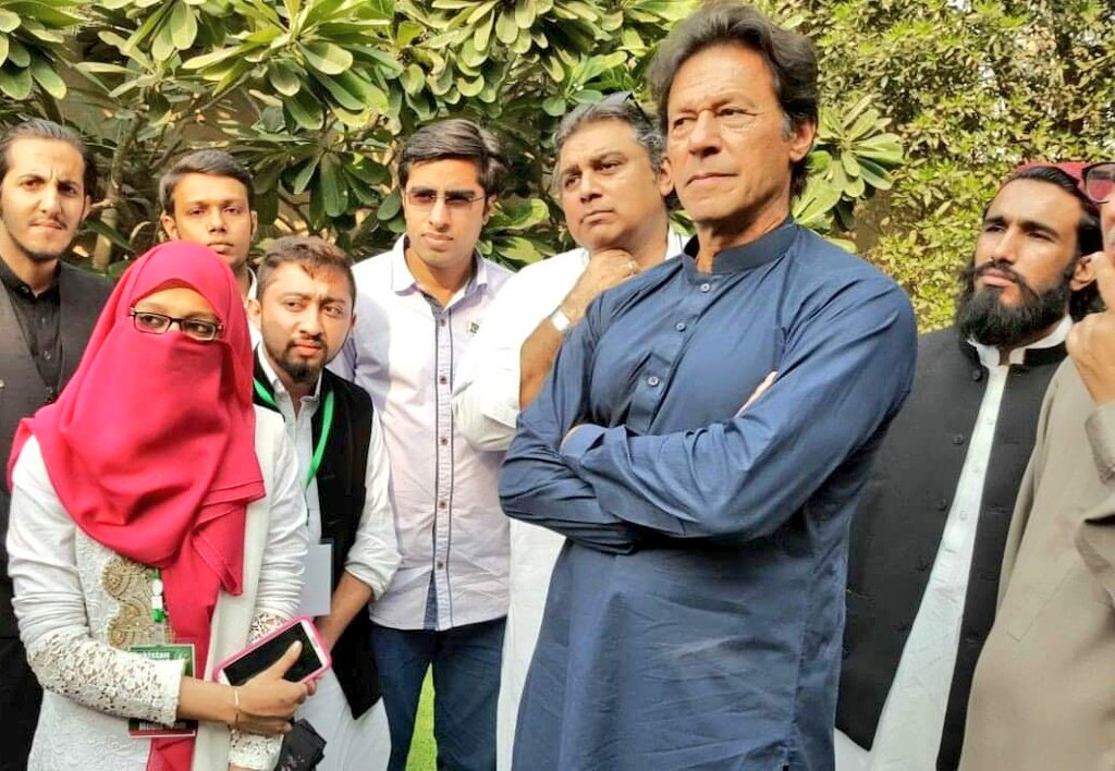 alishanaaz_Vlog's tweet photo. میرے رہنما میرے محسن تم بھی کمال کرتے ہو
بادشاہوں کی محفل میں مزدوروں کی بات کرتے ہو
آنکھیں بھر آئیں. اپنی قوم کا اتنا درد ؟ اتنی محبت اور مخلصی؟
عمران خان اللہ آپ کو سلامت رکھے آمین
#Pbst #PMIK #PTI #alishanaazpti
#PTIGovernment #ptifamily #PTI https://t.co/XYs5LqDh5F