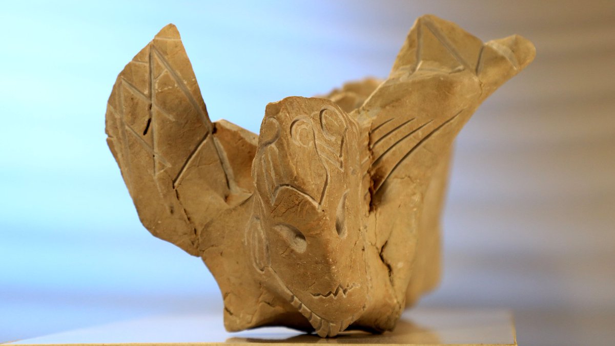 Mehdimosavi1984's tweet photo. _based on the"anglus novus" by Paul klee
Stone, 41×19×12 cm
بر اساس نقاشی Angleus novus اثر پل کله
#madstone #Angleusnovus
#art #stonesculpture #iranianart #prehistorianfish #stone #stoneart #Paulklee #mehdimosaviazam  #angel #Angleus #stoneangel #angleofhistory #painting https://t.co/GQO9iF7r78
