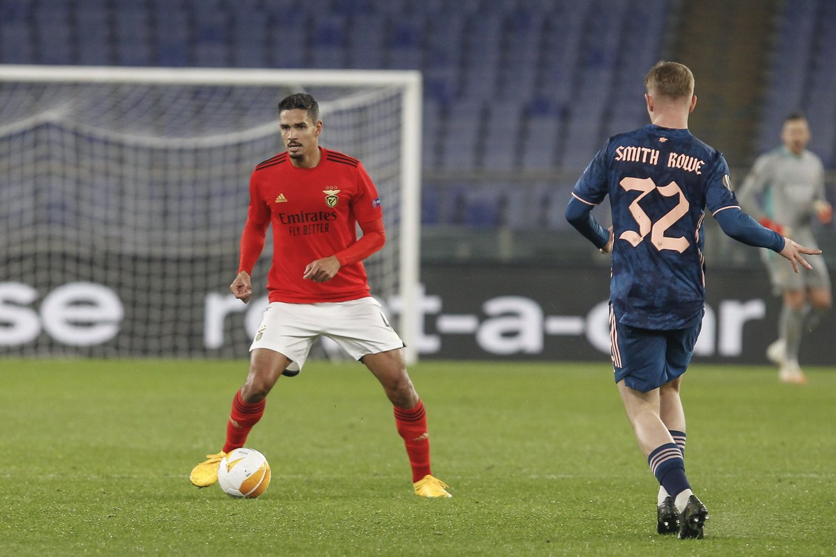 SLBenfica's tweet photo. Lucas Veríssimo estreou-se de 🔴⚪
#SLBARS #DeTodosUm https://t.co/jBBvogJ9Zm