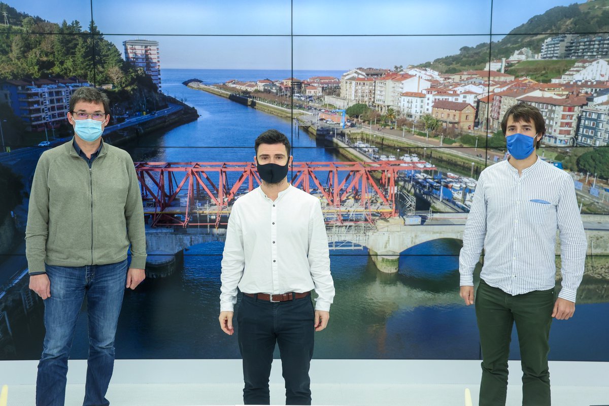 Gaur aurkeztu dugu Mutriku eta Deba batzen dituen zubiaren birgaitzeko proiektua. Obrak martxoan hasiko dira eta urte amaierarako amaituta egongo direla aurreikusten da.
