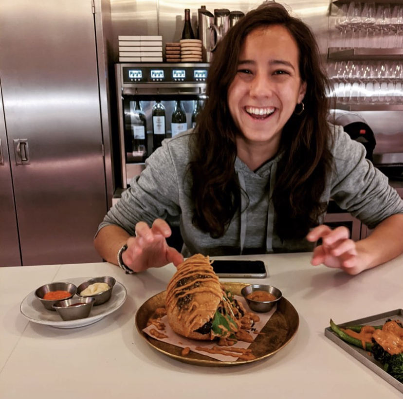 EatLeBab's tweet photo. Caught snackin’ 🤪
#manilife #peanutbutter #eatlebab #lunchgoals https://t.co/sgPWQqFK0Z