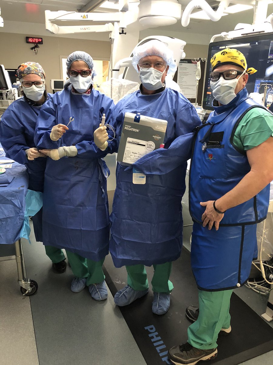 Pooh_Velagapudi's tweet photo. Did a #MegaRota (Rota+Megatron DES) this week in a very calcified LM, LCX in pt w/ CKD! Pt did great &amp;  home next day (shared w/ pt permission)! #ACCEarlyCareer 

Stepwise approach helps in #HRPCI! 
#RadialFirst 
#ImageFirst #HDIVUS
#VesselPrep #Atherectomy
#LowContrast
#TeamWork https://t.co/ASB5352j4s