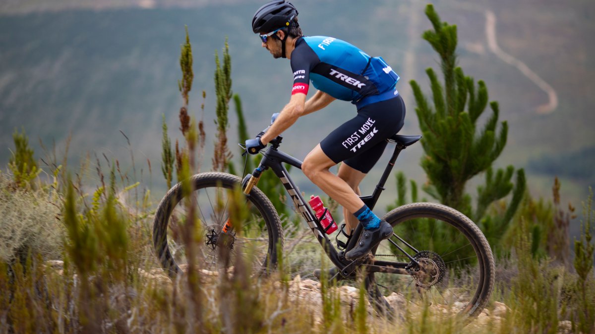 Supercaliber or Top Fuel? Which bike is right for you?🤔  Ex-World Tour Rider edition🚴 

What do the pros think?: ➡️ trek.bike/Supercaliber_v…

📸 @raycoxphoto @jacojventer @firstmovesport <a href="/ciovita/">Симона Сивакова</a>
-
-
-
#TrekBikesZA #Supercaliber #TopFuel #RideTrek #Bikelife