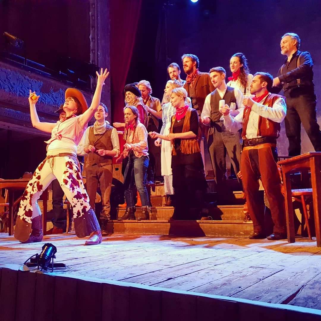 Kevenlaw's tweet photo. @Talia_pick @helenfoster001 @ruthbratt @IAmPippaEvans @withtwoteas 2 YEARS ago this week was the greatest #birthday weekend I've EVER had & there's been a few in the last 50 odd years😊🤗😊 #StaySafe Y'all 🤗 #Improvathon #50HourImprovathon https://t.co/eStH5c1G2Q