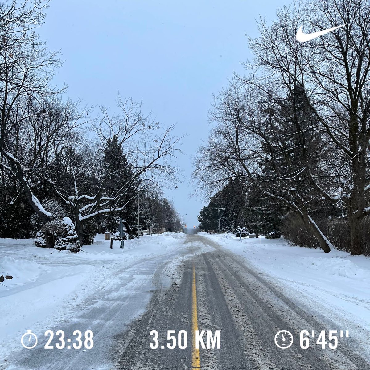 DanielPGerald's tweet photo. Run Streak No. 300.

An invigorating winter run.

#signMAPS @ https://t.co/FIdCsgdiTB.

#EveryRunHasAPurpose #FridayMorningRun #RunStreak #NRC ⁦@Nike⁩ #InnerPeaceSanctuary #NatureSpeaks #LifeWithoutLimits #Interconnection #NikeAirZoomPegasus37ShieldCustom 🏃 https://t.co/ypt6hQNO0V