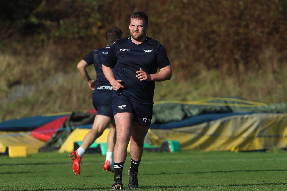 Good luck to Steff Thomas, who is set to make his @PRO14Official debut tomorrow 

Pob lwc i Steff sydd am wneud ei ymddangosiad cyntaf yn y PRO14 yfory

#SCAvBEN #GuinnessPRO14