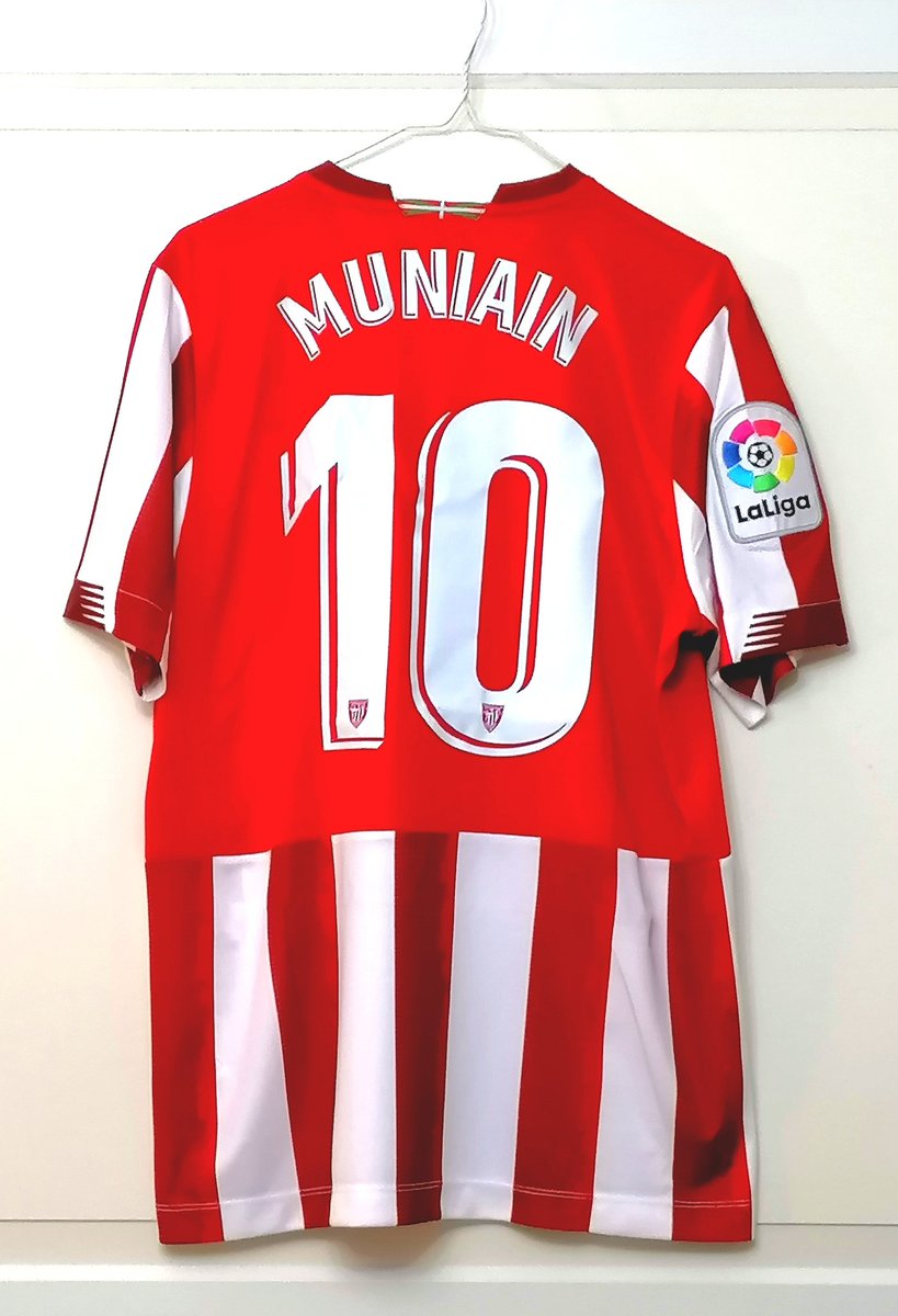 🇦🇹 ¿Quieres ganar la camiseta de <a href="/IkerMuniain10/">Iker Muniain</a>? 🇦🇹

Para participar en el sorteo:

💻 Suscríbete a nuestro canal Hincha Bilbaino en YouTube

🔁 Sigue <a href="/HinchaBilbaino/">HinchaBilbaino</a> en Twitter, haz RT y menciona el perfil de 2 amig@s. 

Ganador: #LaLeonera/Jueves 25 Feb./22:30 h. 

🍀 ¡Suerte!