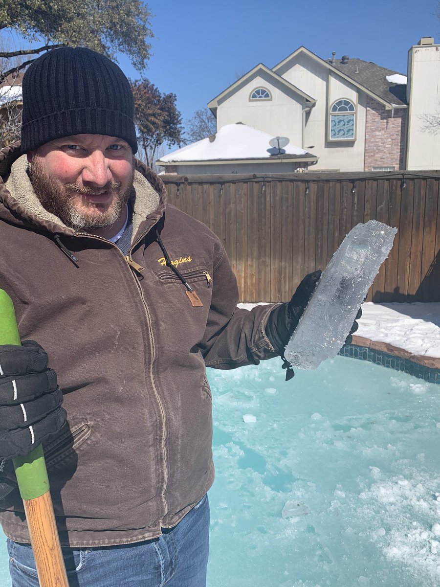 TexiCaliGal's tweet image. The layer of ice on our pool. #TexasFreeze @wfaaweather @Ginger_Zee @wfaa @GregFieldsWX @weatherchannel