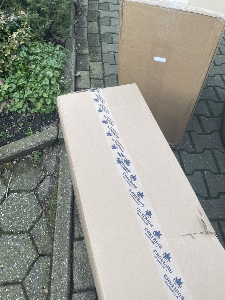 TvWormel's tweet photo. Es kamen heute große Pakete 😱 Achja Stream geht gleich los 😝 https://t.co/xLOSVXGjCG  #neuerpc #twitch #twitchde #gaming #wormelsouls #darksouls https://t.co/jNhn16DOVZ