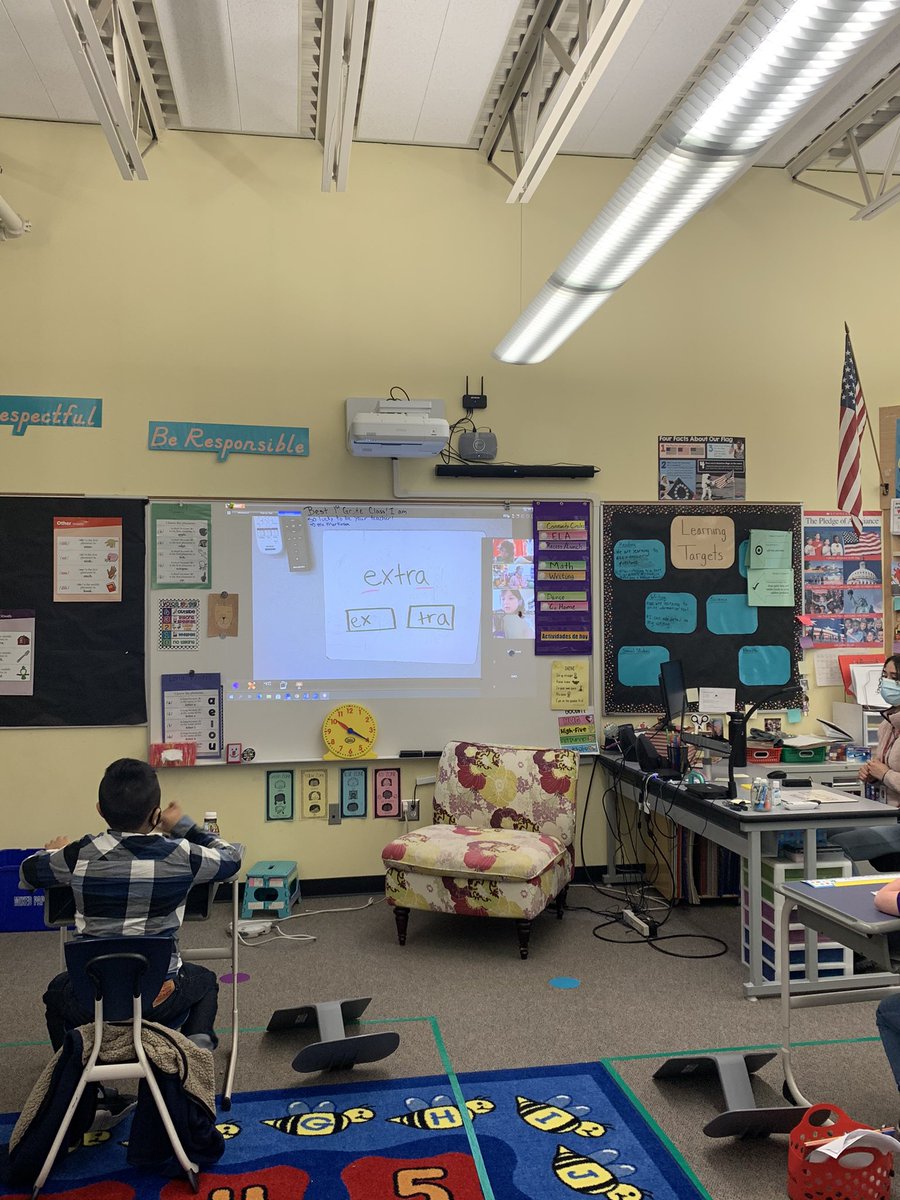 Ms_Martinson1's tweet image. Our superstars are rocking the schwa! #huskylearning #HybridLearning #huskyville #funinfirst #Reading