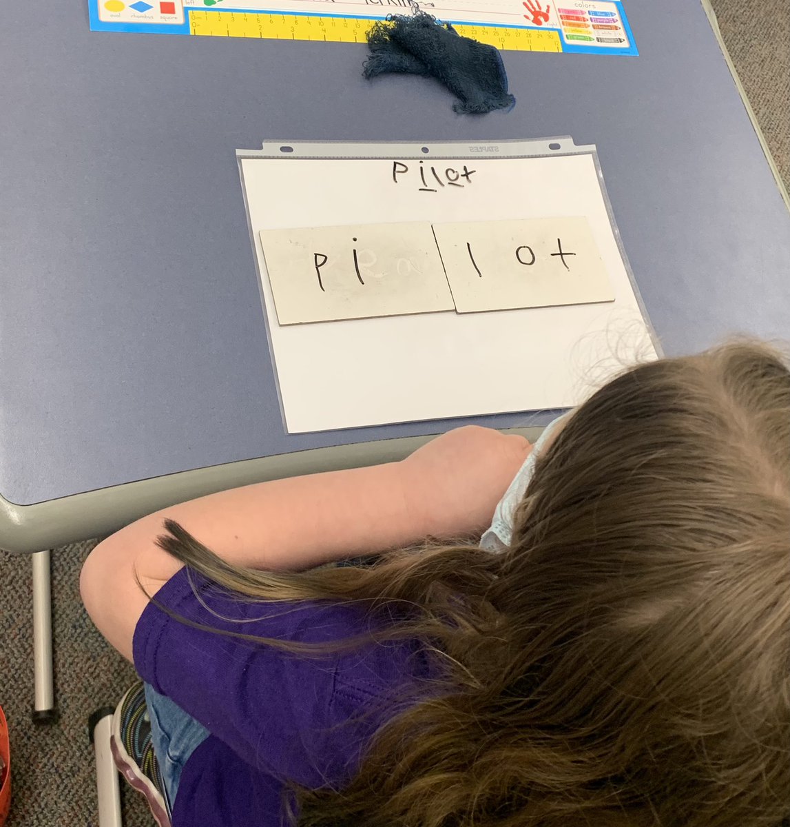 Ms_Martinson1's tweet image. Our superstars are rocking the schwa! #huskylearning #HybridLearning #huskyville #funinfirst #Reading