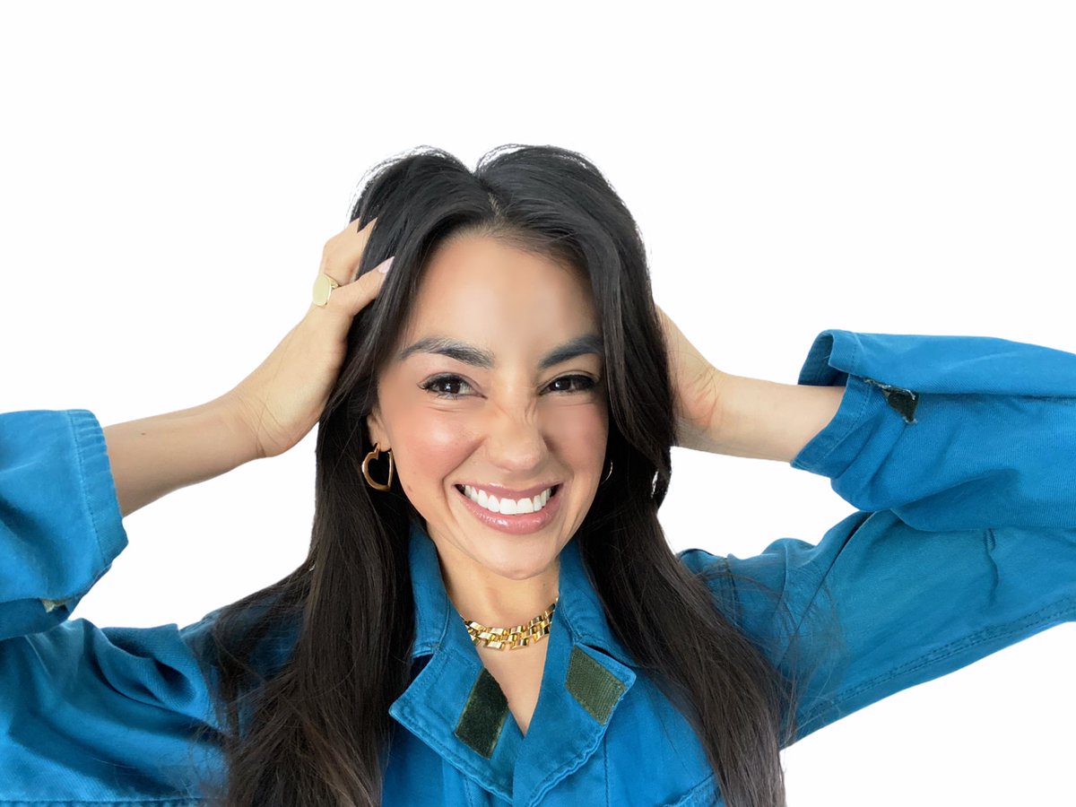 Tsailii's tweet photo. Happy Fri-yay! 🤩 Thanks 4 the beautiful #jewelry, @crescentreasures! I ♥️ my pieces & can't wait 4 U guys 2 shop the collection @ https://t.co/XhfkTGeCS5 using the exclusive STP777 discount code. Their collection = everything! ✨ #model #actress #nativemodel #nativeactress #film https://t.co/Y3EahyovHR
