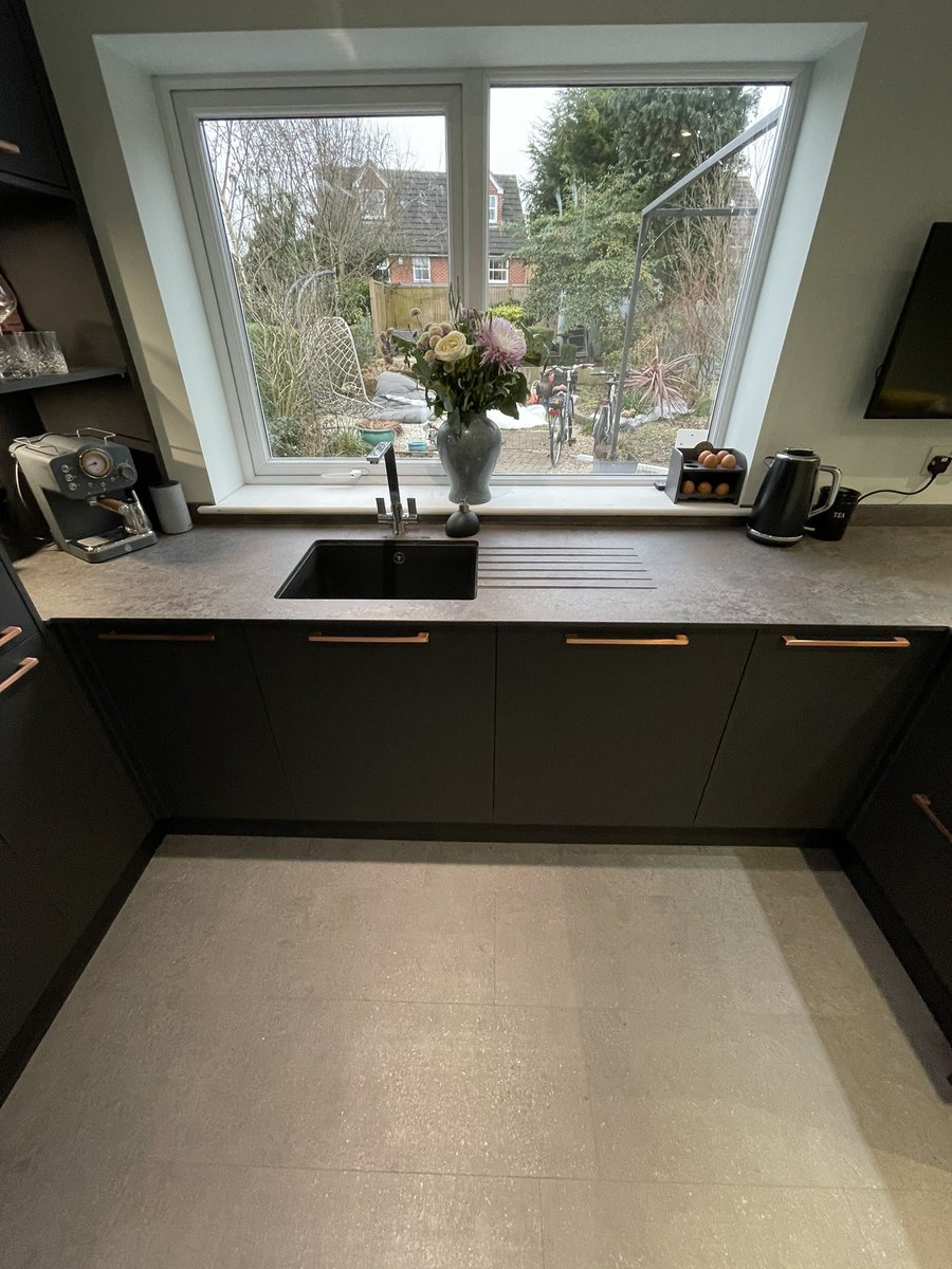 JwaBuilding's tweet image. Our project at Stapleford has finished today this is the new kitchen where we have removed the dividing wall and opened it 
Kitchen - @howdens Derby Chestergreen

#howdens #kitchen #plastering #electrics #jwa #instadaily #work #nottingham #kitchendesign #brickup #compactlaminte