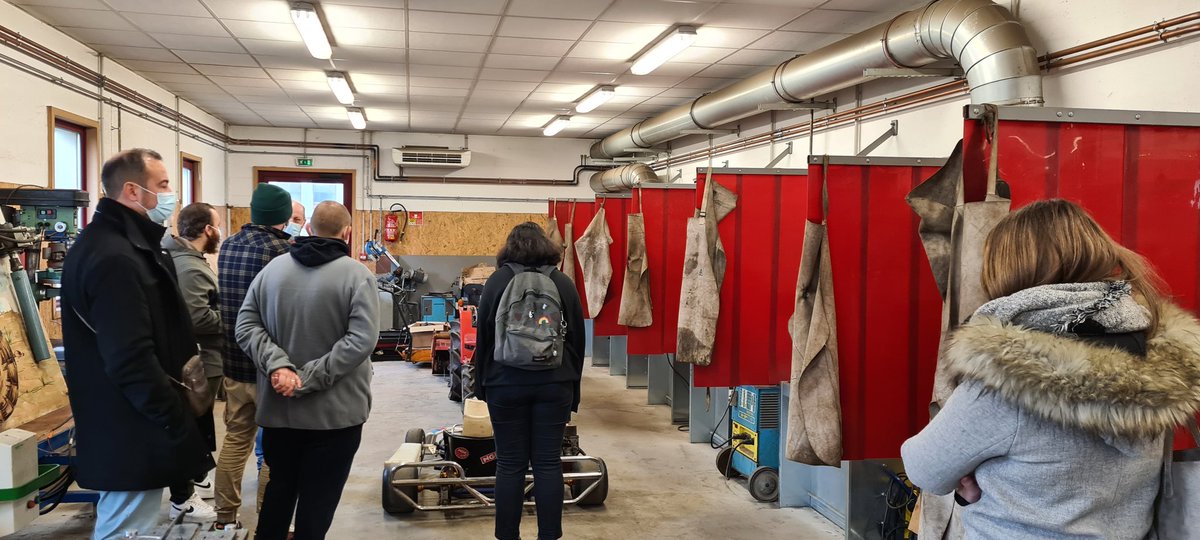 #TousMobilises @poleemploi_HDF Sensibilisation de nos jeunes demandeurs d'emploi vers l apprentissage avec la visite de la MFR de Samer. De belles perspectives en vue. <a href="/CambierFred/">Fred Cambier</a> <a href="/LEMERY_C/">Christelle LEMERY</a> <a href="/MfrSamer/">MFR de Samer</a>