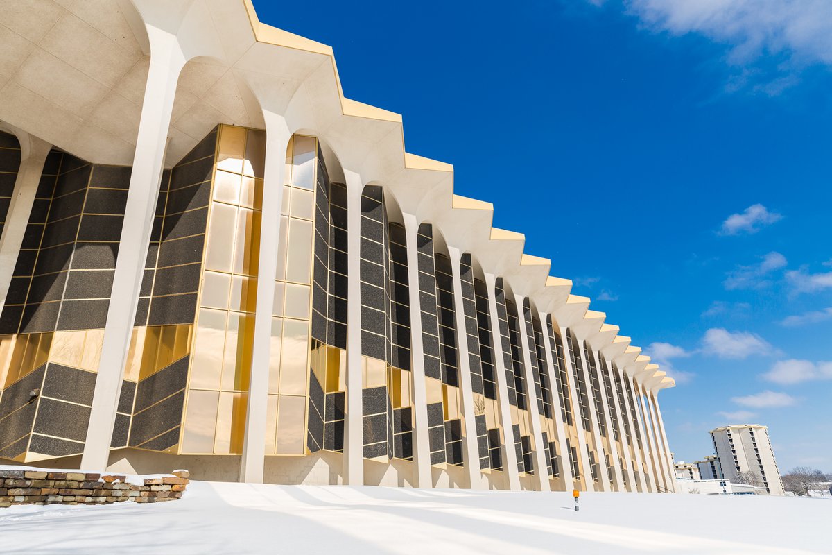 OralRobertsU's tweet photo. The Rocky Mountains (elevation 14,000 feet)?  
Nope, the ORU campus in #Tulsa, Oklahoma (elevation 722 feet). https://t.co/Kr3KP7sGnS