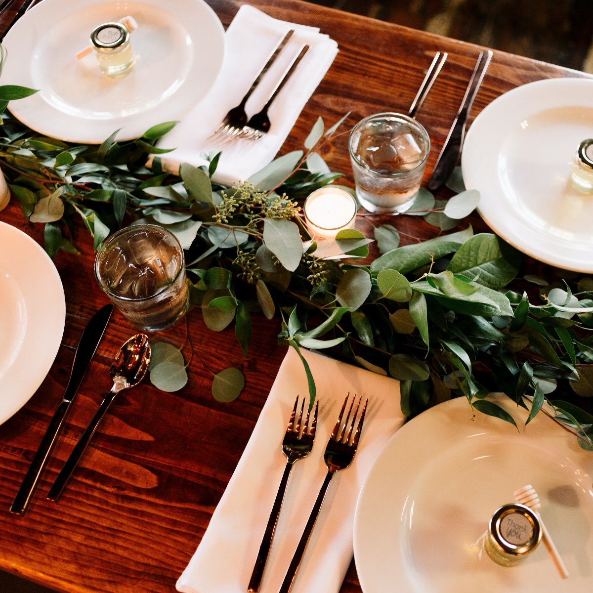 Do you know someone who's getting married soon? Tag them in the comments to let them know about our services!