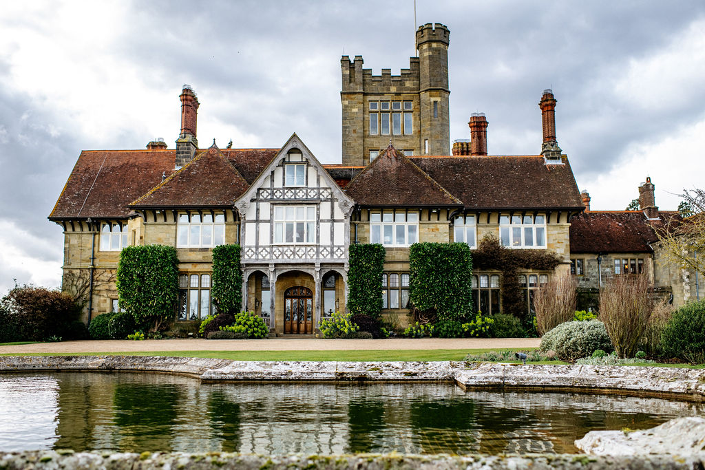 Cowdray House, with 22 beautiful bedrooms, opulent reception rooms &amp; surrounded by acres of private gardens &amp; parkland. A stunning location for weddings, celebrations &amp; country escapes. ow.ly/IFSy50DEDHw #cowdrayhouse #cowdrayestate #cowdray <a href="/CowdrayHouse/">Cowdray House</a>