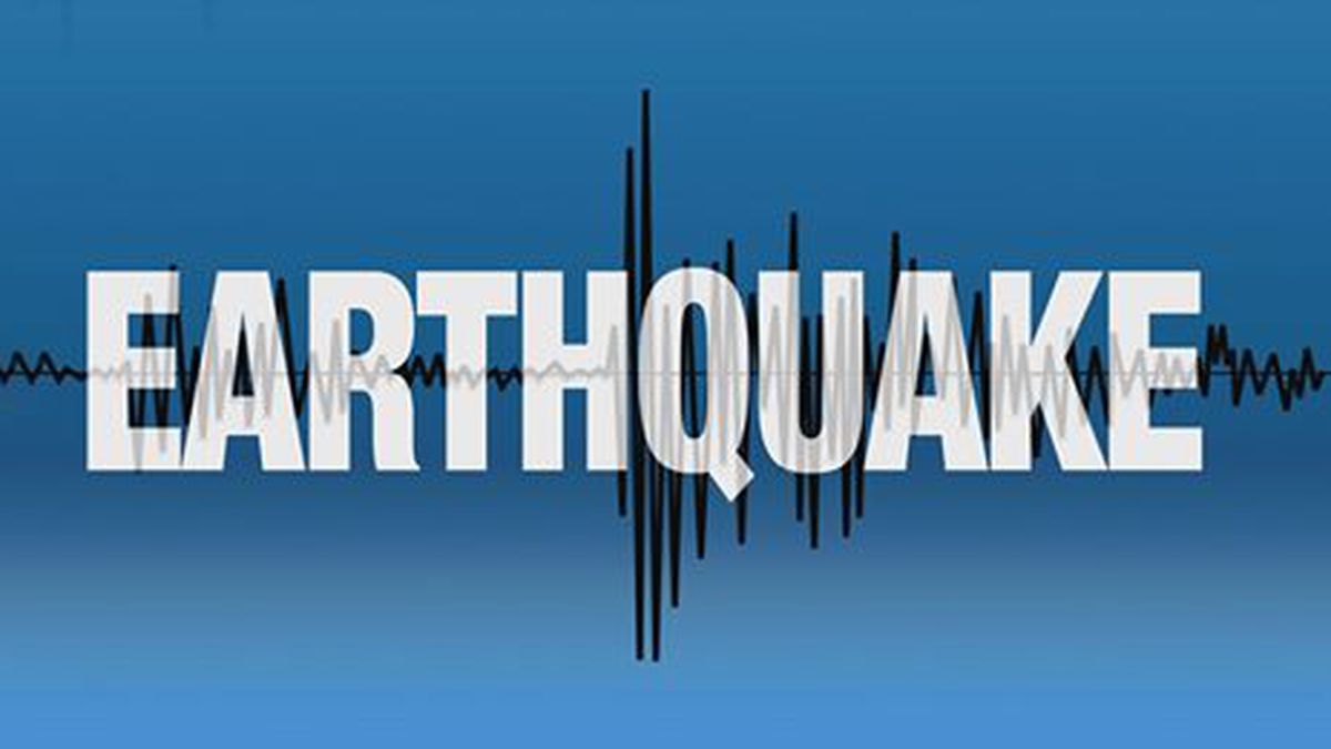 KWCH12's tweet photo. DID YOU FEEL IT? Eyewitness News is receiving reports of an earthquake into the newsroom. https://t.co/2B1Z8dFtAO