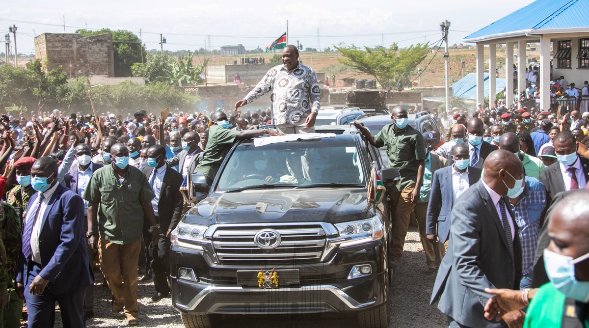 StateHouseKenya's tweet photo. President Uhuru Kenyatta has launched Ushirika Level 2 hospital and Community Water Project in Dandora, Nairobi County. The new hospital is part of 24 similar facilities being developed by the @NMS_Kenya across the city and its environs. https://t.co/2ufkyLwLm7