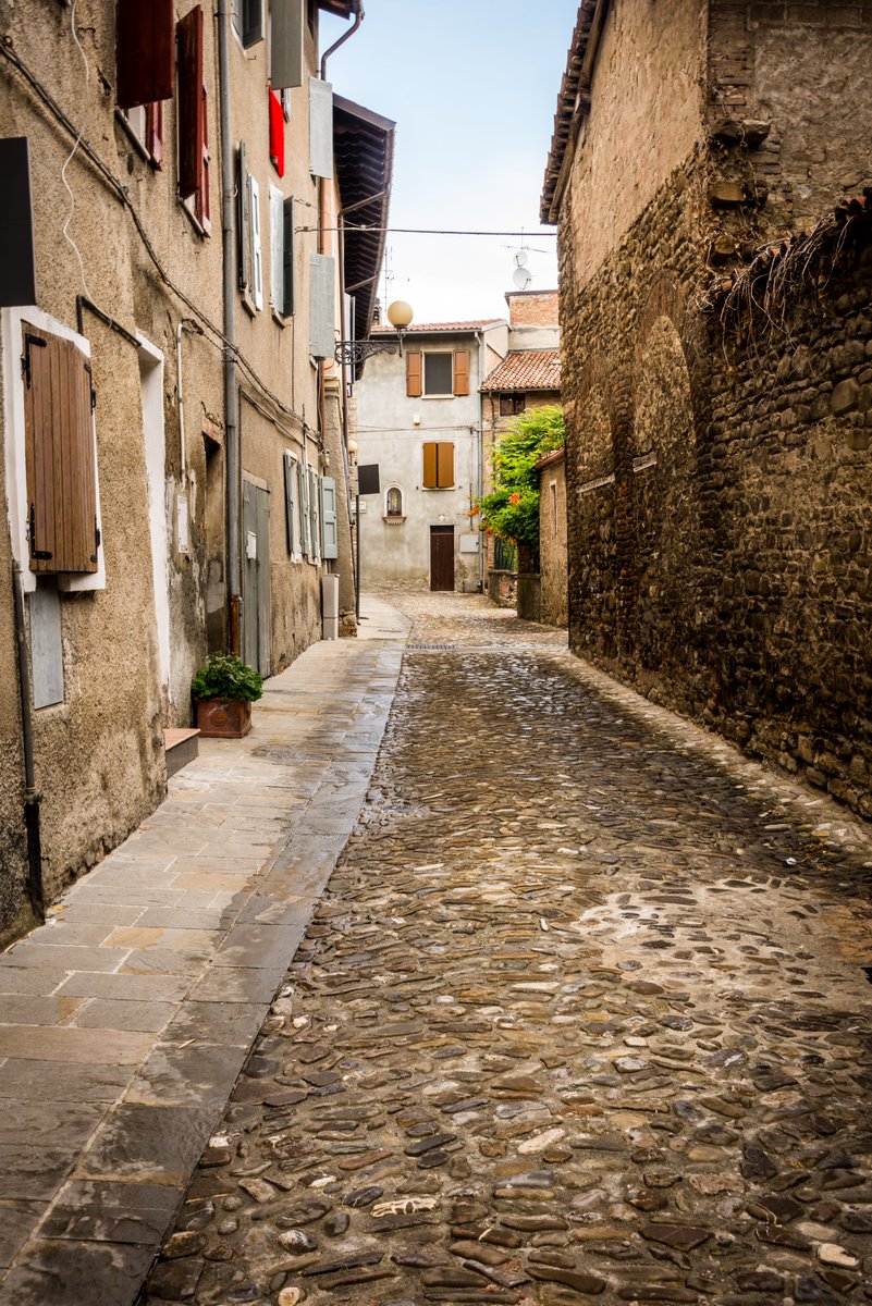 Traveladdictsco's tweet photo. The beauty of Italian villages! @TravelCuddly @JourneyHeroApp @Coolmon2009 @BeautyfromItaly @ItalyInTheHeart @w_aroundItaly @w_aroundItaly @ItalyHidden https://t.co/3PIwXJtzgZ