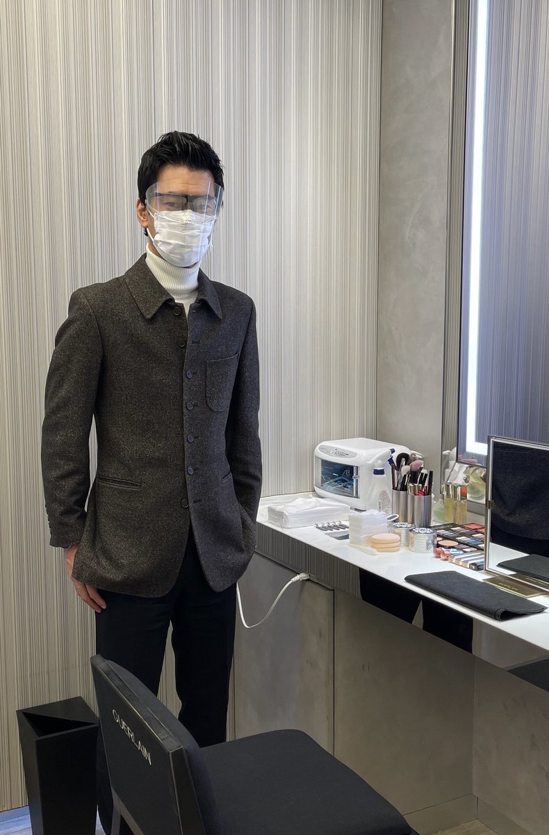 田村孝明 Takaaki Tamura 明日は 帝国ホテル ゲランブティックにて メイクアップアドバイス 1日3名様限定 1月に続いて2回目の開催 衛生管理の徹底に努め ファンデーションから フルメイクアップ致します 今後も不定期ですが ゲランブティックのみ 開催の 田村孝明 Takaaki Tamura 明日は 帝国ホテル ゲランブティックにて メイクアップアドバイス 1日3名様限定 1月に続いて2回目の開催 衛生管理の徹底に努め ファンデーションから フルメイクアップ致します 今後も不定期ですが ゲランブティックのみ 開催の