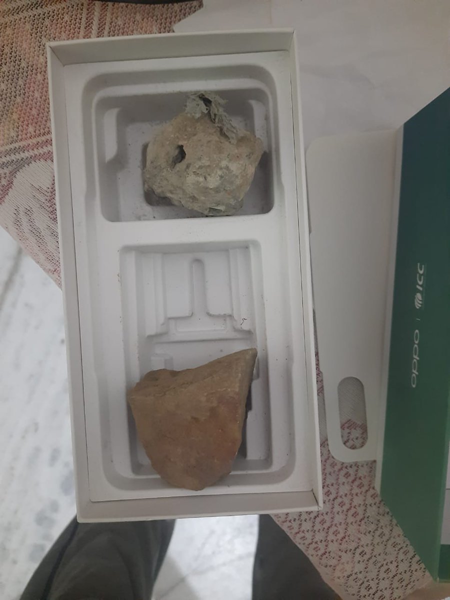 SachinC93112110's tweet photo. @amazon @AmazonHelp
Hi Team,
I had placed an order of oppo phone from Amazon and i had really shocked however opened the box, there was some stone placed inside the box instead of phone.
We aren't expecting such type of fraud from such a reputed e-commerce organization amazon. https://t.co/wS9jNhaNYv
