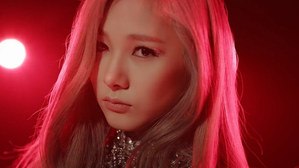 Everglow миа с короткими волосами. Эверглоу ию. Эверглоу ию. Миа эверглоу. Everglow eu.