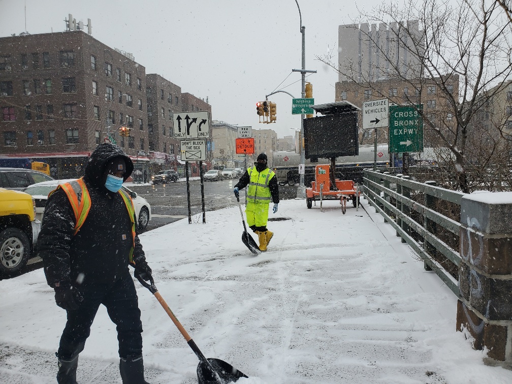 NYC_DOT's tweet photo. NYC DOT crews were out yesterday clearing #StepStreets, overpasses, #NYCPlazas and our East River Bridges.

You may report snow/ice on a street or a highway via @nyc311 here: https://t.co/HieNehibBy

You may report snow/ice on a sidewalk here: https://t.co/xoXcb6mIBs https://t.co/MWdmEWsS4g