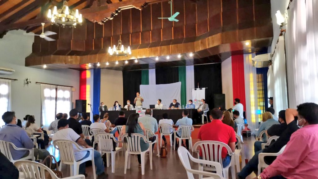 Gracias por el espacio a las y los compañeros de <a href="/SitrandeOficial/">SITRANDE</a>. Estuvimos dialogando sobre la realidad nacional y las posibles políticas de reformas en el sector público.