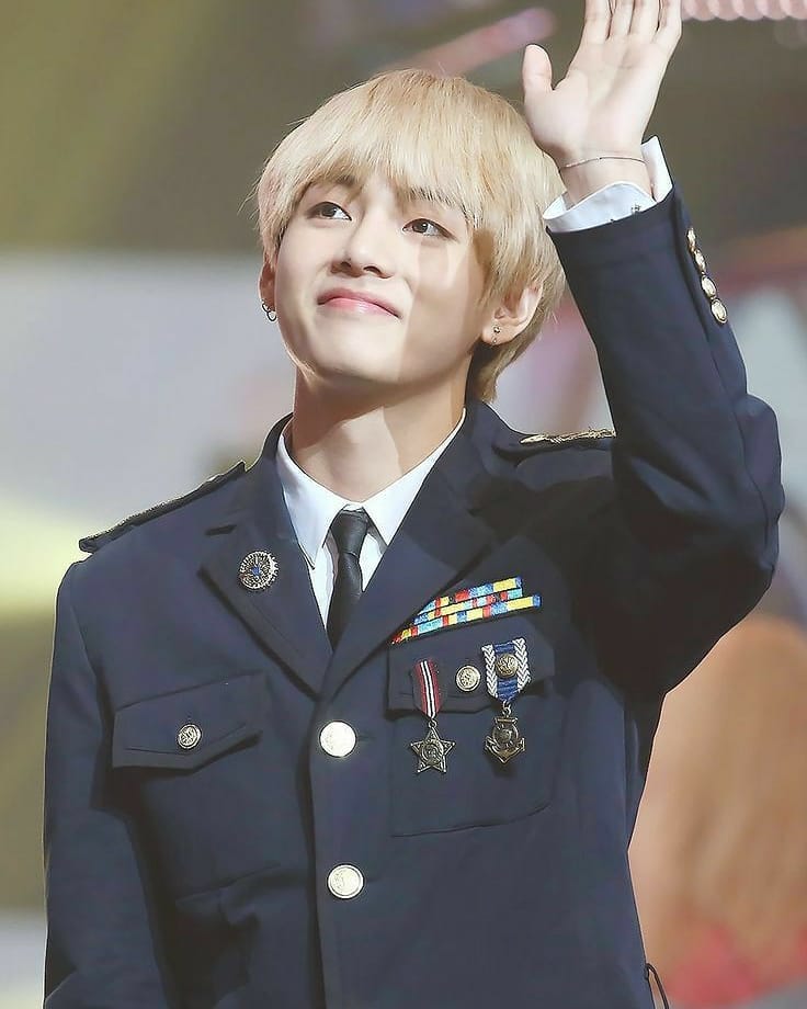 Samm301295's tweet photo. Ỏ, em bé 🥺 #TAEHYUNGLOVEYOU #TaehyungYouArePerfect #TAEHYUNG https://t.co/E0gBXisAOX