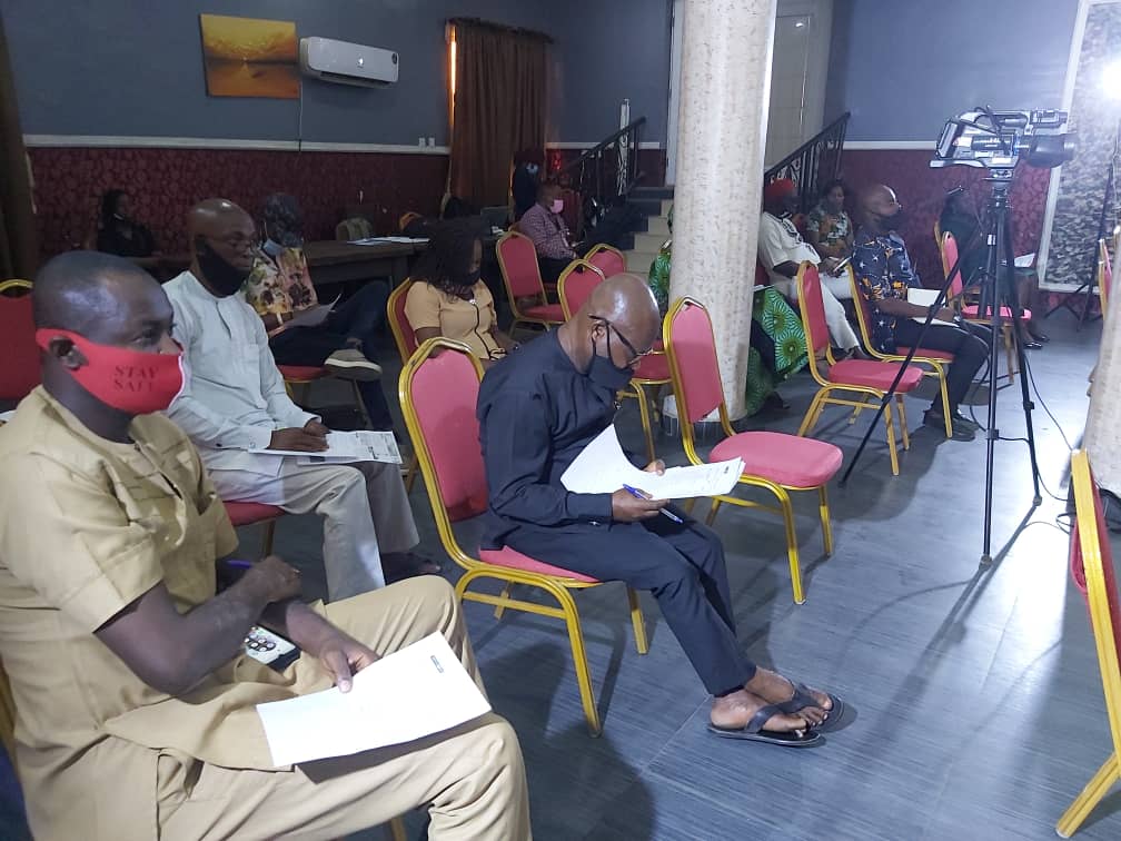 NWOKOCHASMITHC's tweet photo. STRATEGIES FOR MEETING THE FP NEEDS OF MEN AND WOMEN OF REPRODUCTIVE AGE IN ABIA STATE: THE ROLE OF STAKEHOLDERS IN ENSURING BUDGET RELEASES FOR FP BY MR. RICHARD OKORO

#Mediaforumforfp
#AbiaFpNeeds https://t.co/RK74WcGLVK
@Devcoms @devcomsnet @TCI_UrbanFP @PHWAKAWAKA https://t.co/y1vSAWpIhq