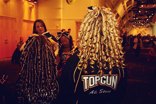 KissMyNfinitys's tweet photo. with the cheer world literally burning to the ground I suggest we just go back to the way things were from 2010-2014 https://t.co/Aab1Af48aV