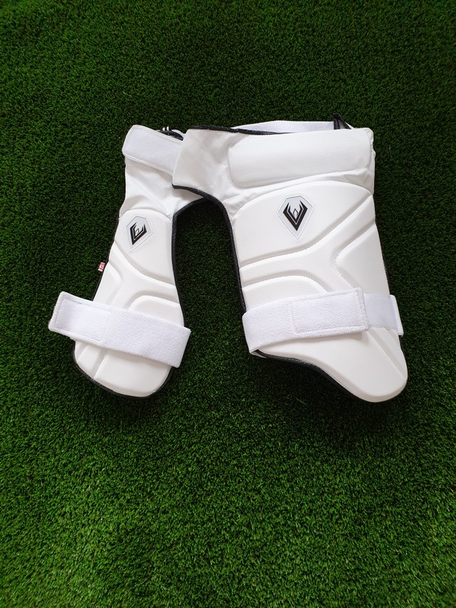 SportsVeritus's tweet photo. You won't find many better looking thigh pad set than ours! The Armour range of thigh pads are just superb to wear and offer the best protection on the market. And just look at them! All for £39.99 as well #armour #thighpads #verituskit #bedifferent https://t.co/e6yzf1Hmxu