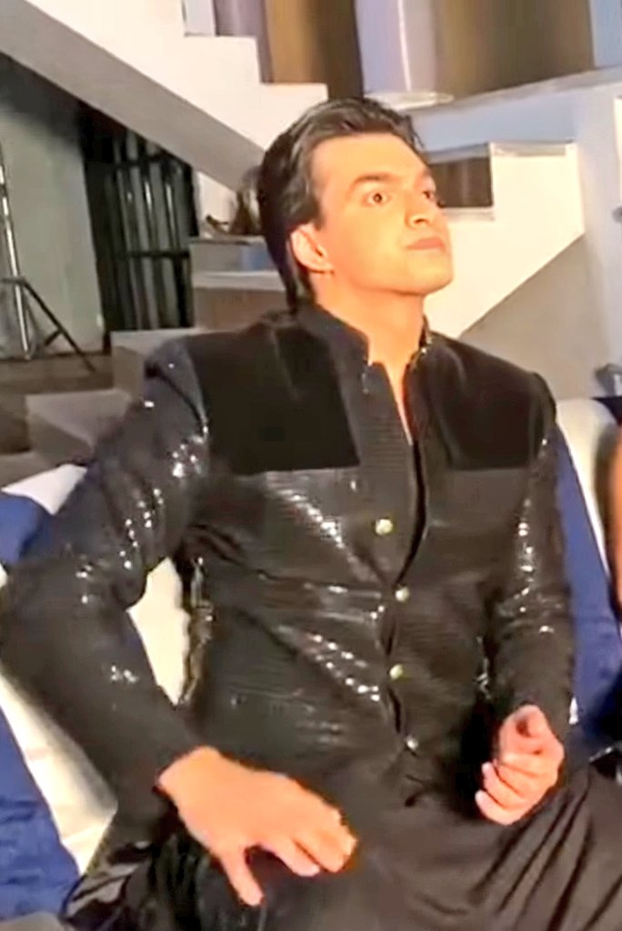 SimranS51082908's tweet photo. Excitement: Seeing you 👀
Happiness: Talking with you ☺
Jealousy: Seeing u with someone else 😈
Fear: Losing you 🥺
#shivin https://t.co/JtjWWg7RuA
