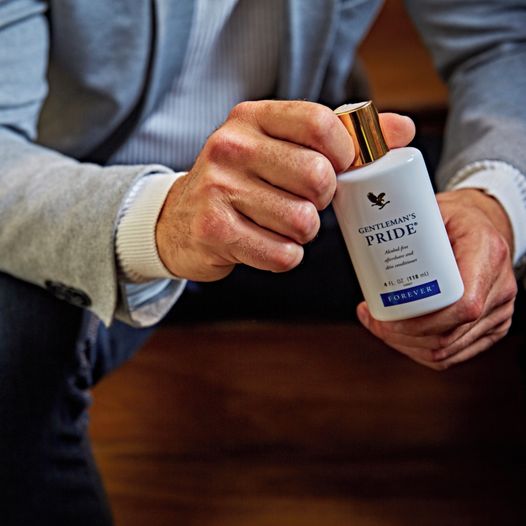 FLPSpain's tweet photo. Con la loción para después del afeitado Gentelman’s Pride suavizarás tu piel reparando esos pequeños cortes gracias a su composición rica en Aloe Vera. Sus propiedades antisépticas y cicatrizantes son perfectas para después del afeitado. No contiene alcohol.
#ForeverLiving https://t.co/rCCcbHcLPX