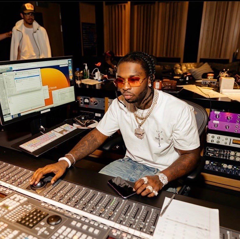 Trapmidias's tweet photo. Hoje completa 1 ano da morte do rapper Pop Smoke. 

R.I.P 🕊 https://t.co/rqVJtY7t2o
