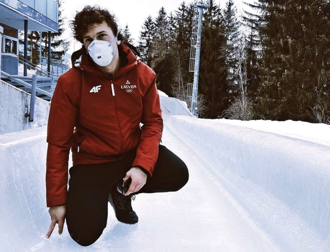 skeleton_lv's tweet photo. Skeletonisti Elvis Veinbergs un Valts Smilga izcīna dalītu BRONZU Eiropas Junioru čempionāta U-20 ieskaitē! 🥉🥉

40 vīru konkurencē skeletonistam Kristam Netlauam 8.vieta Eiropas Kausa posmā un arī Eiropas Junioru čempionātā! 🇱🇻🙌🏼

#skeletonLV #IBSF #sliding https://t.co/rC4sBlfqns