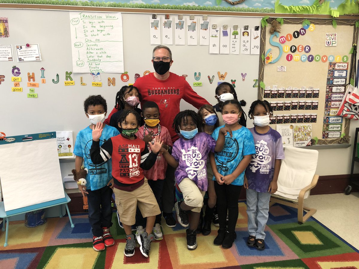 shoreartsmagnet's tweet photo. Thank you Mr. Weisman for helping 1st grade in Music. #CEOinschools @SDHCMagnet @HillsboroughSch @sao13th https://t.co/JjE39HMT61