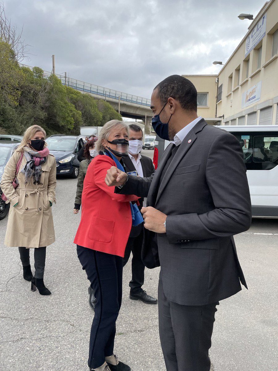 saidahamada's tweet photo. Ravi d’accueillir ce jour la Ministre @s_cluzel, et cheffe de file de notre majorité présidentielle aux élections régionales, dans les quartiers Nord de #Marseille 🤜🏾🤛🏻

Travaillons ensemble pour que le plan #FranceRelance bénéficie aussi aux personnes en situation de handicap ! https://t.co/A8EwYhlyOo