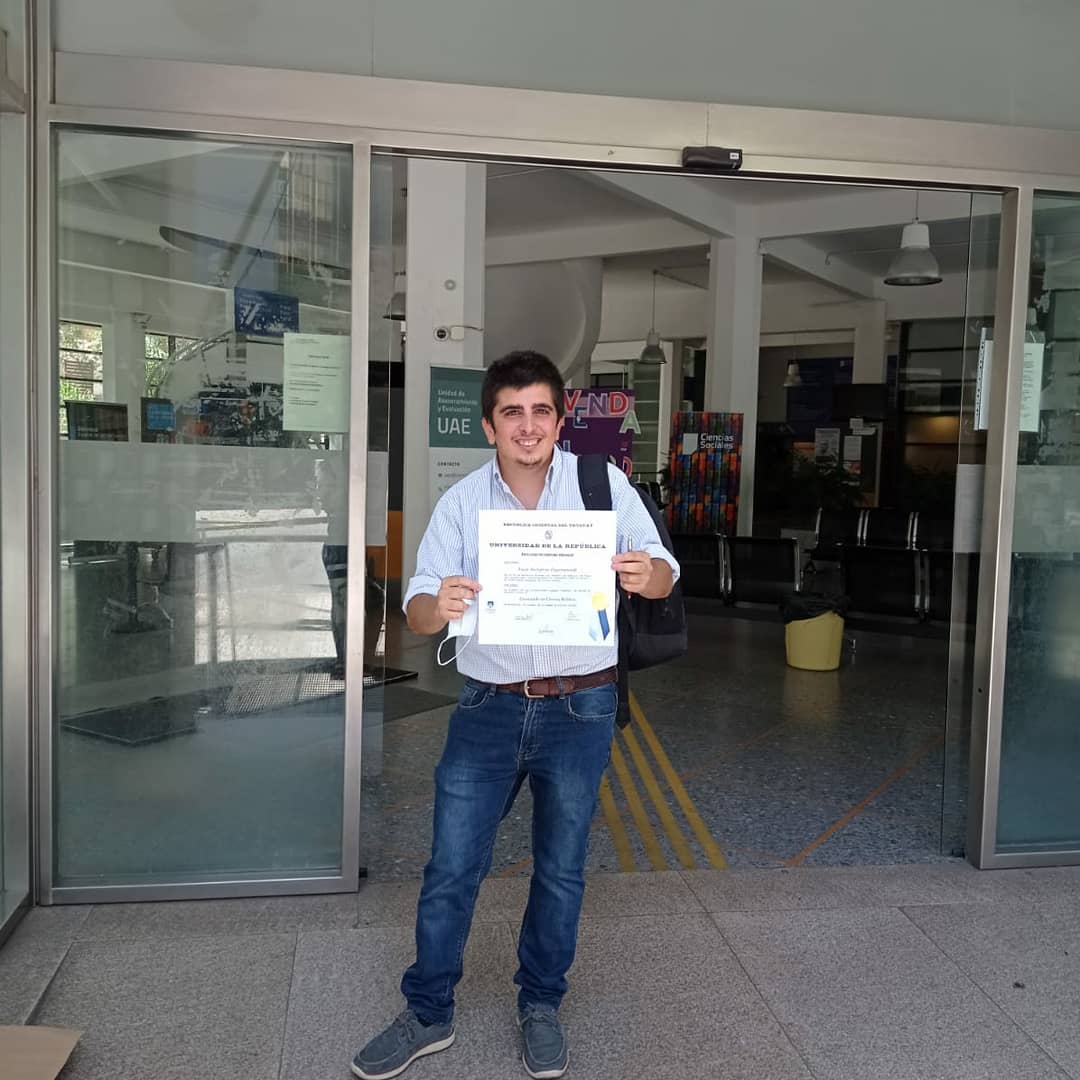 LucasArchiprete's tweet photo. Oficialmente politologo... https://t.co/qeWdfnFixW