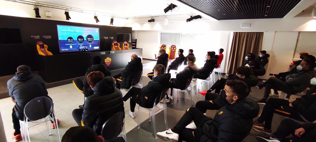 icsc_spa's tweet image. ⚽️ Primavera, Under 17 e Under 18 della AS Roma, insieme a staff tecnici e dirigenti, tutti collegati per la sessione dell’ #integritytour ! Insieme a @SerieA e @Sportradar per fornire agli atleti gli strumenti più utili per riconoscere e arginare il fenomeno del match fixing