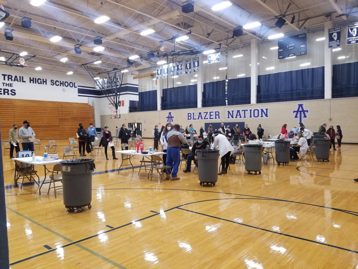 Ms_Iridia's tweet photo. 3600 COVID vaccines distributed and counting! 
Proud to be a Blazer!
We will continue serving the beautiful community of Addison Saturday &amp; Sunday.❤
#CovidVaccine #weareAT #BlazerPride #hatehasnohomehere https://t.co/37Q2JrXZCX