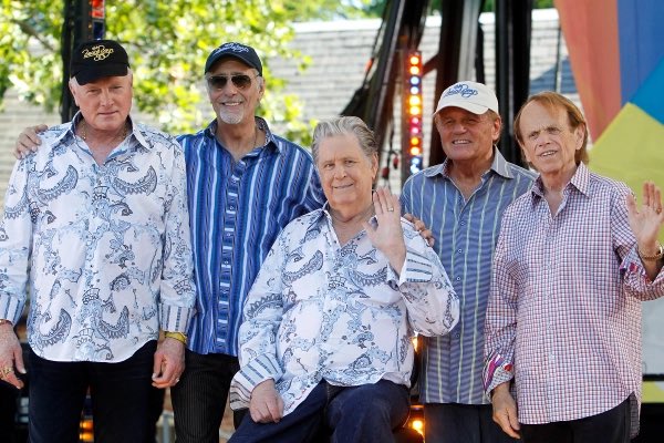 MMelnotte's tweet photo. @adamcarolla In case you haven’t had an update lately, rest easy, Ace. Mike Love is still wearing a Beach Boys hat. https://t.co/8gi1vfZ7Wk