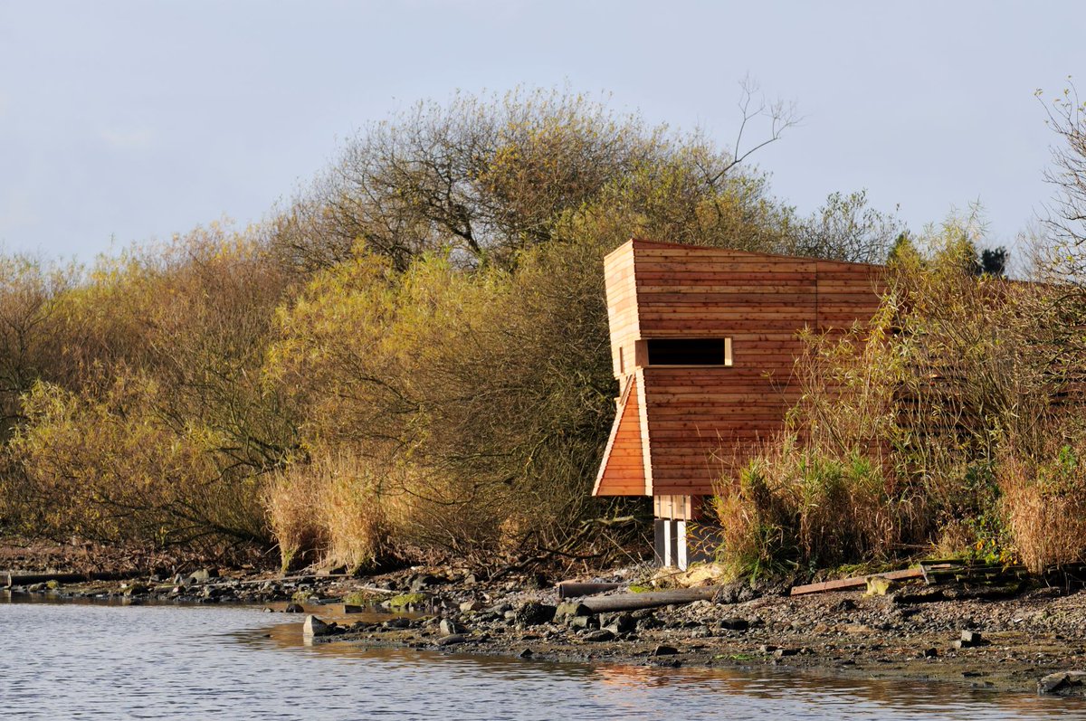 NatureScot's tweet image. We're gutted that the beautiful hide at our Loch Leven nature reserve has been destroyed in a deliberate fire. The hide has brought people so much joy over the years as a special place to connect with nature. Anyone with info pls contact Police Scotland: ow.ly/kiRg50DEPb7