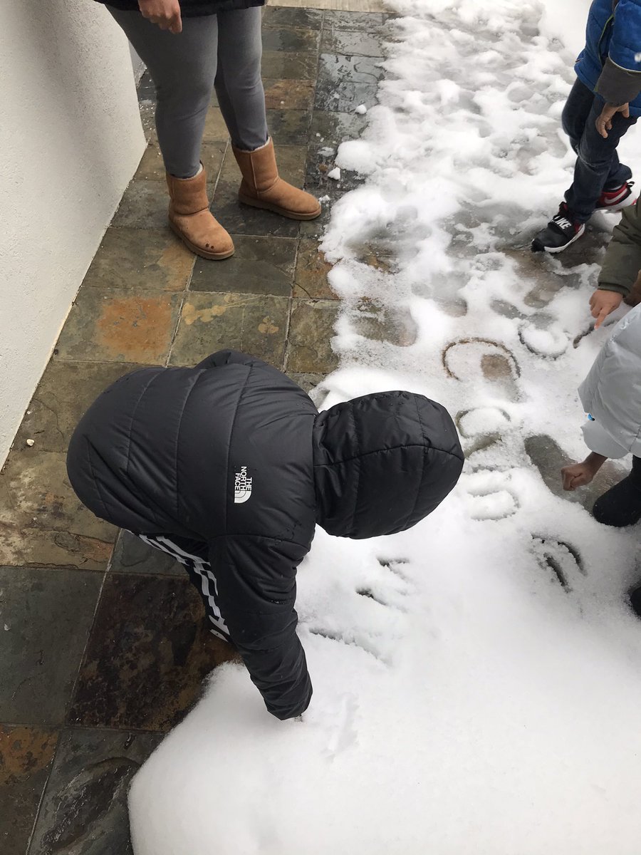 ChristinaSzaro's tweet image. Science experiences are the best! Today we learned the true meaning of a solid and liquid. ❄️❄️❄️☃️#PassionPurposeProductivity #nextlevelAPSD @Asbury_ParkSD @Dr_LJackson @Antonel1Shannon @tiffanycrespo0 @class_little
