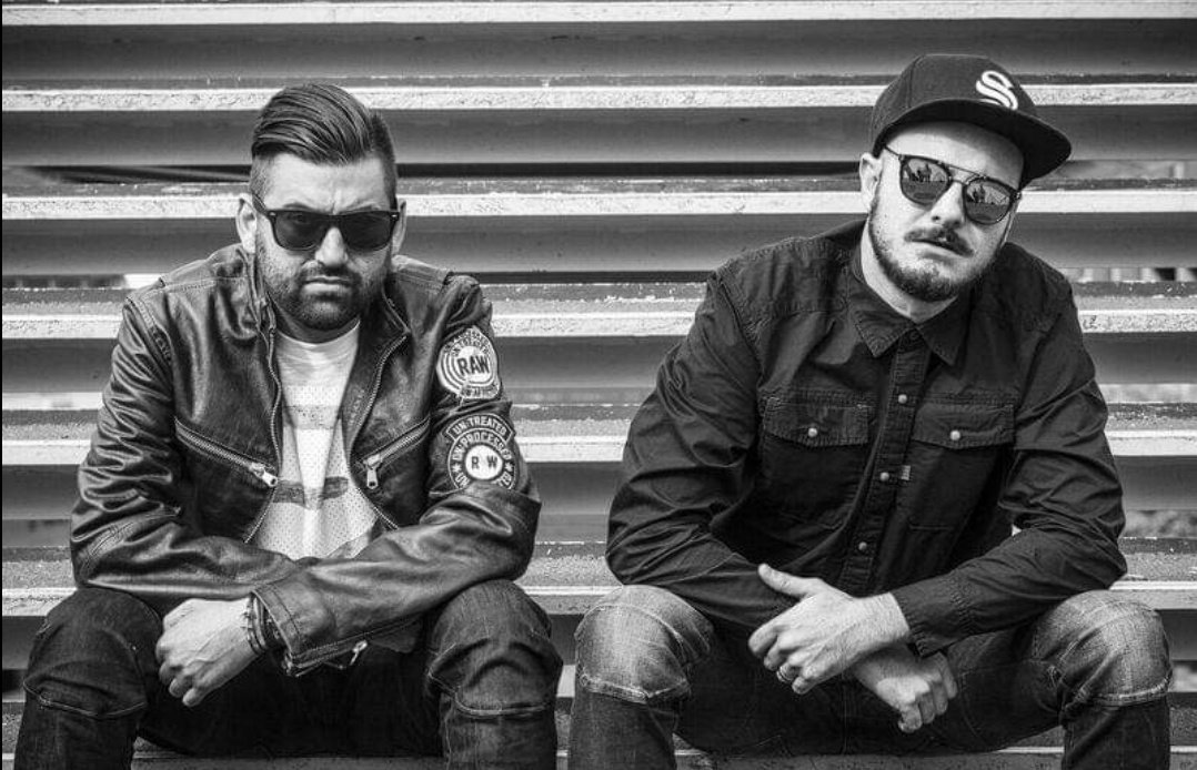 ICYMI 🚨

<a href="/NewHeroBand/">New Hero</a> were on the show chatting about their new tune 'Smiling' 🎶

Check out this dope interview! 👇
bit.ly/5D_NewHeroSmil…

#5Drive #NewMusicFriday